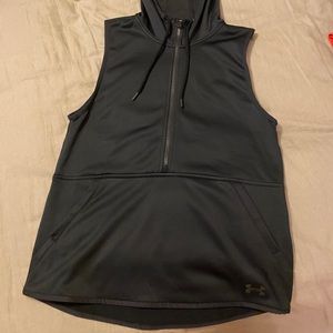 Under Armour black vest size S